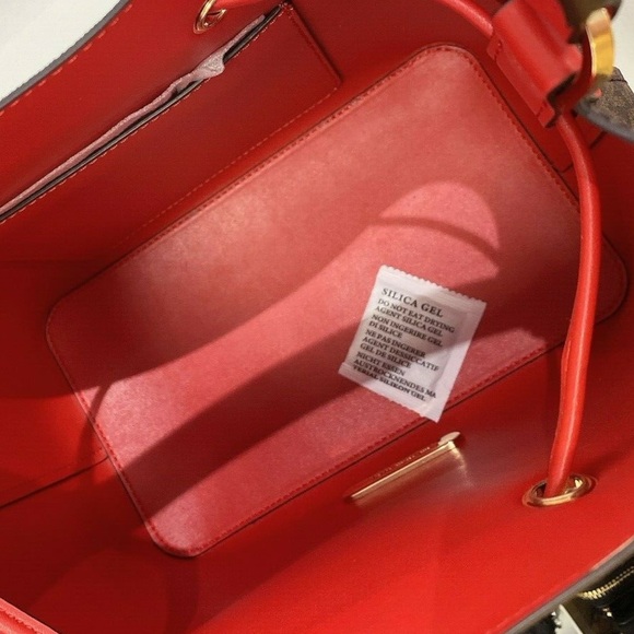 NWT Michael Kors Suri Large Logo Leather Bucket Crossbody Bag Multi Color - Picture 8 of 8